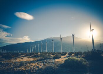 La energía solar supera al carbón por primera vez y el gas desciende en la UE