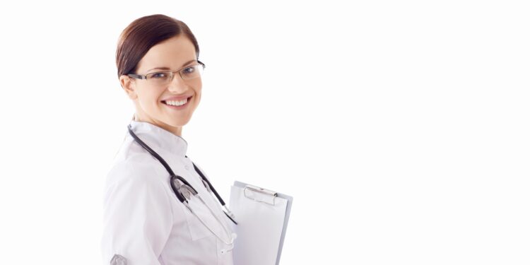 Bruselas impulsa acciones para abordar la escasez de enfermeras en la UE