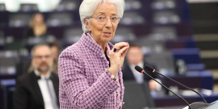 Los eurodiputados piden al BCE que evalúe el impacto de los conflictos globales en la estabilidad de precios