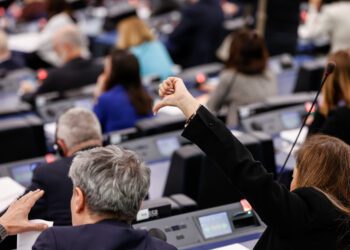 La Eurocámara condena el autoritarismo en Georgia y exige elecciones libres y sanciones al gobierno de «Sueño Georgiano»