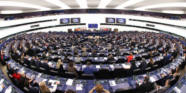 La Eurocámara quiere suspender el acuerdo entre la UE y Ruanda sobre cadenas de valor sostenibles para materias primas críticas