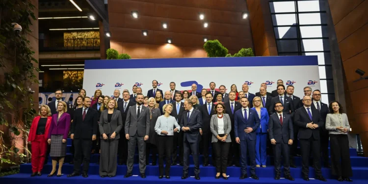 Los comisarios europeos abordan la defensa del bloque durante su visita a Polonia