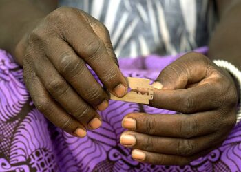 La UE pide el fin de la mutilación genital femenina