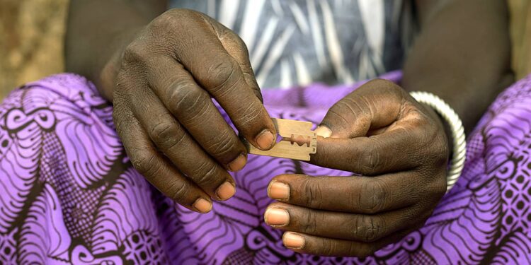 La UE pide el fin de la mutilación genital femenina