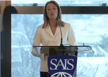 Metsola afirma en Washington que la UE y los EE.UU. “pueden encontrar una manera de que todos salgamos ganando»