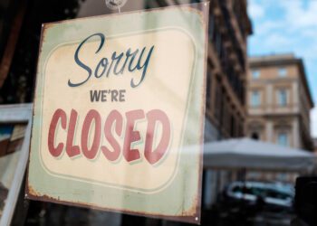 Las quiebras disminuyen ligeramente y las matriculaciones aumentan en el cuarto trimestre de 2024