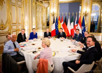 Macron convoca una segunda reunión extraordinaria con más líderes para abordar la crisis en Ucrania