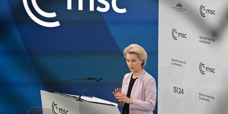 Von der Leyen propone activar la cláusula de escape para aumentar las inversiones en defensa del bloque