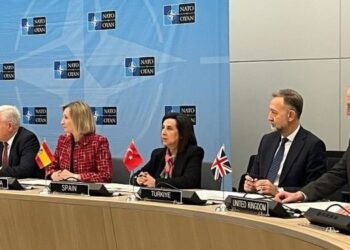 Robles: “Cualquier final del conflicto debe contar con Ucrania, la OTAN y la Unión Europea”