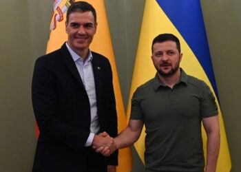 Sánchez traslada a Zelenski su apoyo a “una paz justa y duradera” en Ucrania