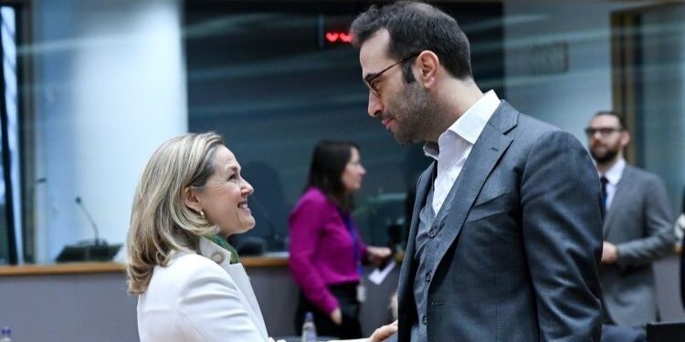 Cuerpo defiende la capacidad de endeudamiento de la UE y el uso del BEI y el MEDE para aumentar el gasto europeo en defensa