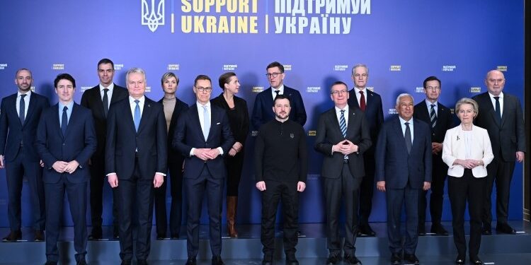 Sánchez anuncia en Kyiv un nuevo paquete de asistencia militar para Ucrania de 1.000 millones de euros en 2025