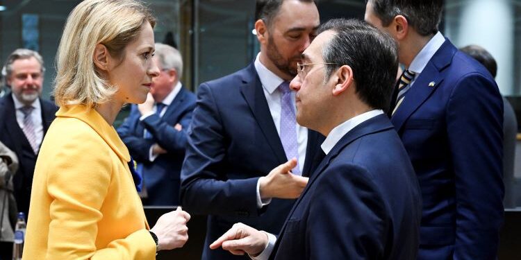 Albares es “partidario” de analizar el nuevo fondo militar europeo propuesto por Kallas para Ucrania