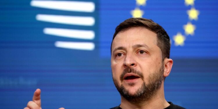 Zelenski insta a Europa a crear un ejército propio y critica negociaciones entre Trump y Putin sobre Ucrania