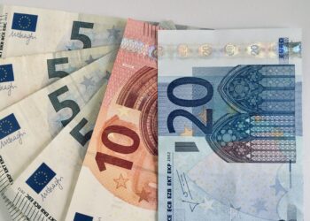 El número de billetes en euros falsos siguió siendo bajo en 2024