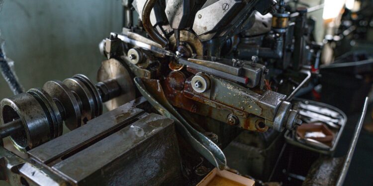 La producción industrial cae un 1,1% en la zona del euro y un 0,8% en la UE