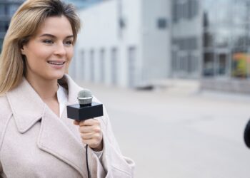La Comisión refuerza el apoyo a los periodistas rusos y bielorrusos exiliados en la UE