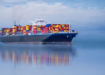 La UE avanza en transporte marítimo sostenible, pero persisten desafíos