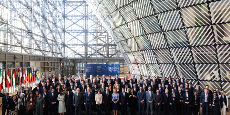 La UE lidera el apoyo internacional a Siria con una recaudación de 5.800 millones de euros