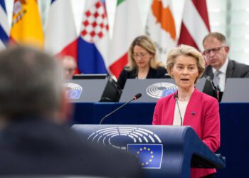 Von der Leyen insiste en el Parlamento en que “gastamos menos del 2% de nuestro PIB en defensa y debemos superar el 3%”