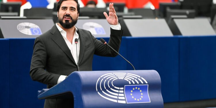 El Parlamento Europeo sanciona a Alvise Pérez por infringir las normas de transparencia