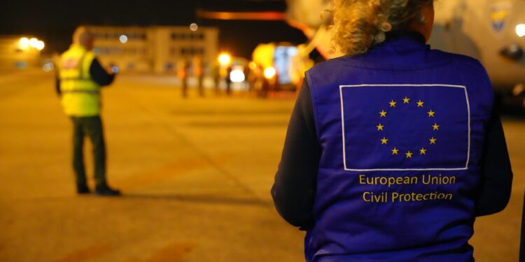 La UE está evacuando a víctimas de quemaduras tras un incendio mortal en Macedonia del Norte