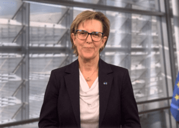 Bruselas anima a los europeos a participar en el Plan de Ahorros e Inversiones en el 25º aniversario de «EURONEXT»