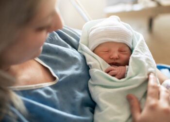 Récord de caída en el número de nacimientos de niños en la UE en 2023