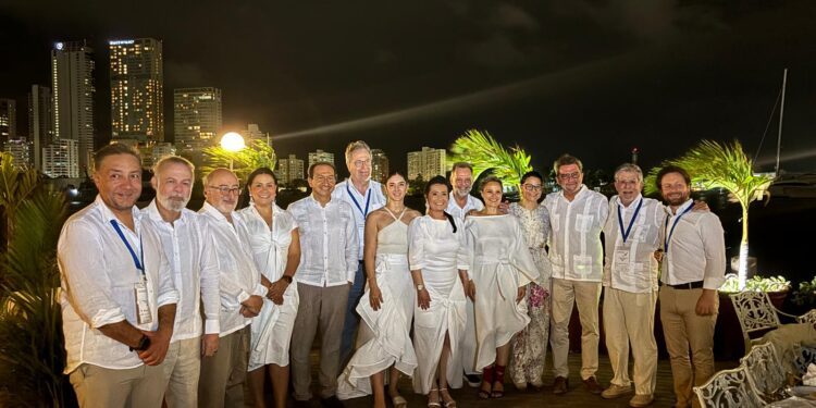 Cierco destaca papel integrador de Iberia al recibir premio de EditoRed por su trayectoria