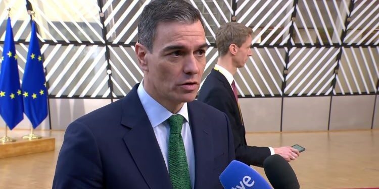 Pedro Sánchez acudirá en París a la cumbre convocada por Macron para apoyar a Ucrania