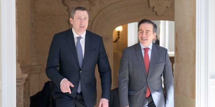 Albares destaca ante el viceprimer ministro ucraniano los esfuerzos de su país por “una paz justa y duradera”