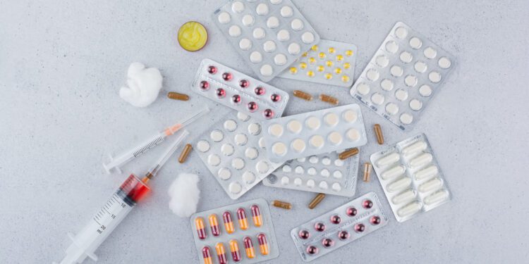 Ministros de Sanidad de la UE piden integrar los medicamentos críticos en la estrategia de defensa europea