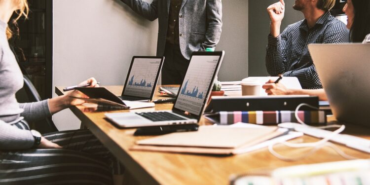 La UE anuncia una convocatoria de 1.600 millones en apoyo a las pequeñas empresas ucranianas afectadas por la guerra