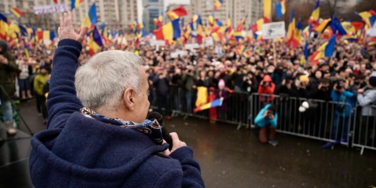 El Tribunal Constitucional de Rumanía confirma la exclusión de Georgescu de las presidenciales de mayo