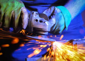 La producción industrial aumenta un 0,8% en la zona euro y un 0,3% en la UE