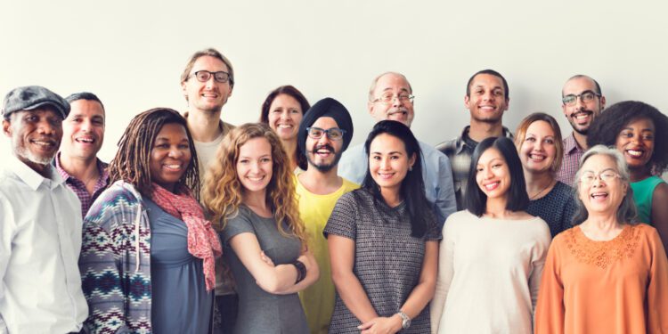 La UE recibió 4,3 millones de inmigrantes en 2023