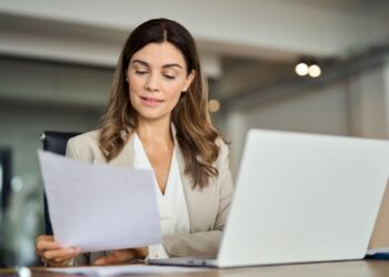 3,7 millones de mujeres ocuparon puestos directivos en 2023