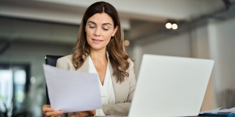 3,7 millones de mujeres ocuparon puestos directivos en 2023