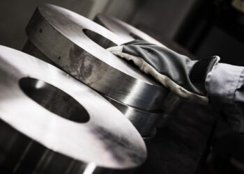 Bruselas presenta un plan para impulsar la competitividad en la siderurgia