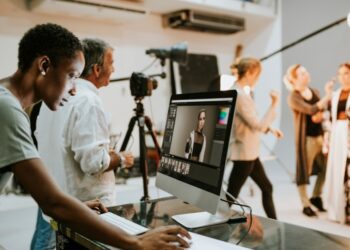 La UE contaba con más de 2 millones de empresas culturales en 2022