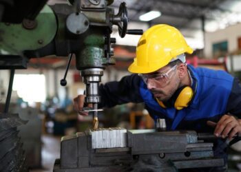 Los costes laborales por hora suben un 3,7% en la zona euro y un 4,3% en la UE