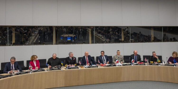 La Coalición de Voluntarios insiste en reforzar la presión sobre Rusia y acelerar el apoyo militar a Ucrania