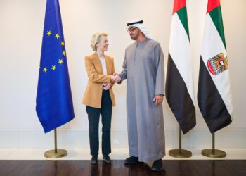 La UE y los Emiratos Árabes Unidos inician negociaciones para un acuerdo de libre comercio