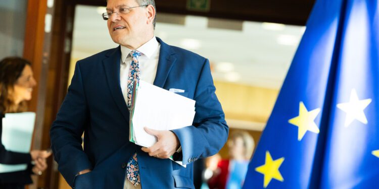 La UE mantiene su oferta de eliminación mutua de aranceles y pide mayor claridad a EE. UU. para avanzar en las negociaciones comerciales