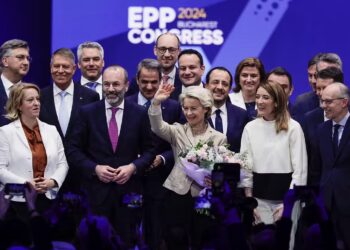 Von der Leyen llama a convertir Europa en refugio para la ciencia y la innovación en el Congreso del PPE en Valencia