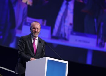 Manfred Weber es reelegido presidente del PPE en el Congreso de Valencia