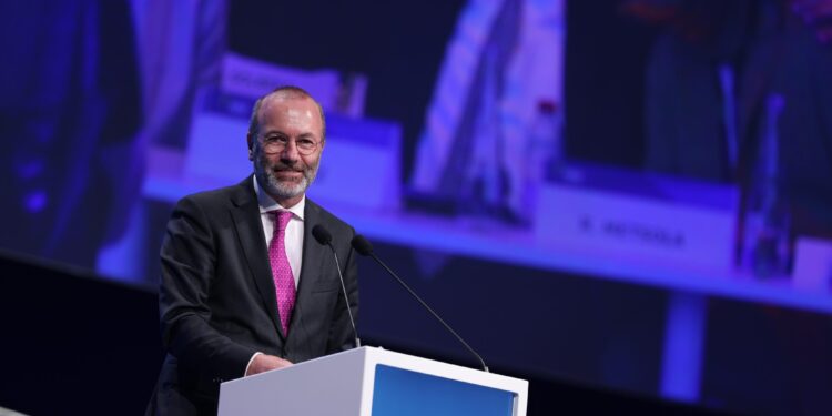 Manfred Weber es reelegido presidente del PPE en el Congreso de Valencia