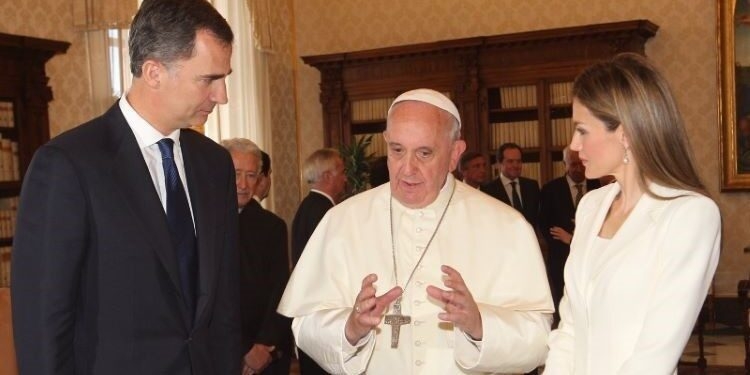 El Gobierno decreta tres días de luto oficial por la muerte de Francisco, “un hombre bueno y un gran Papa”