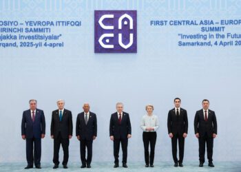 Von der Leyen anuncia en Uzbekistán un paquete de inversiones de 12.000 millones de euros para estrechar lazos entre la UE y Asia Central