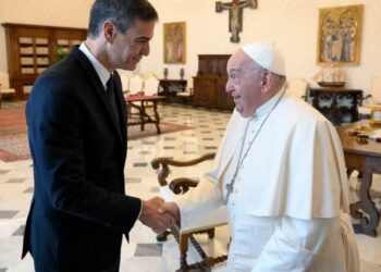 El Gobierno lamenta la muerte del Papa Francisco, quien no visitó España en sus doce años de Pontificado